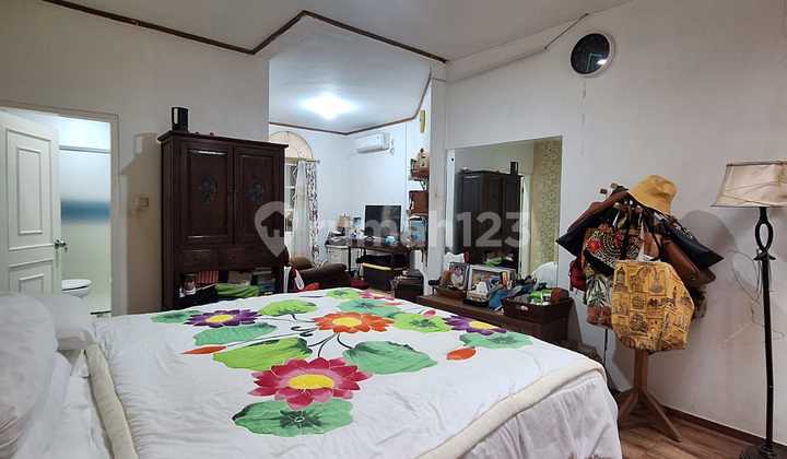 Dijual Rumah Vibes Villa Cocok untuk Hunian & Usaha Area Cirendeu Tangsel 2