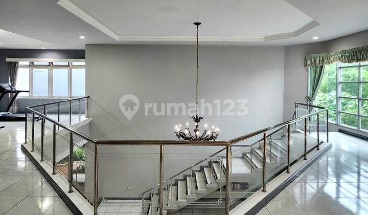 Rumah Asri, Void Tinggi, Layout Terbuka, Nyaman, Terawat dan Siap Huni di Kebayoran Lama 2