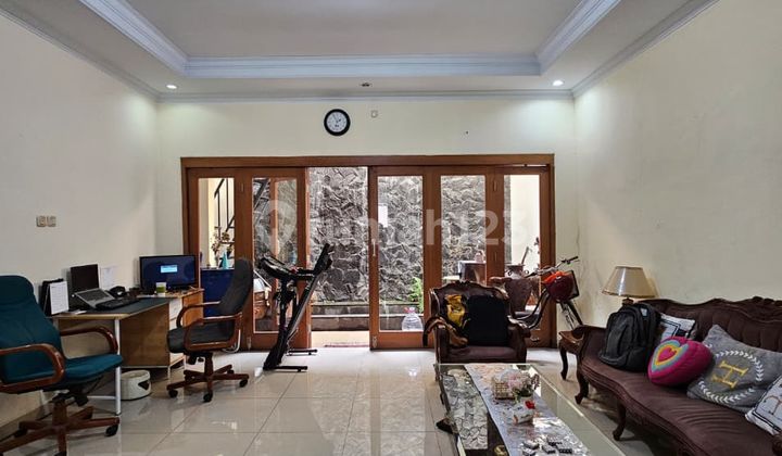 Dijual Rumah Secondary Modern Terawat Siap Huni Berlokasi di R.c Veteran Jakarta Selatan