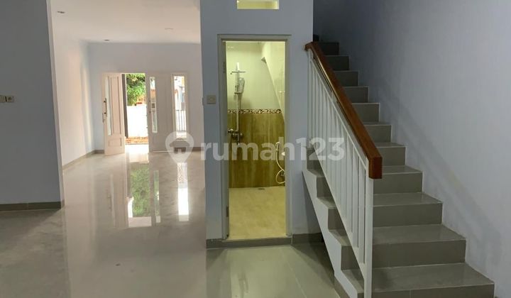 Dijual Rumah Bangunan Baru Lt.160, 4Kt, Siap Huni, Bebas Banjir, Rumah Baru, Lokasi Strategis di Raffles Hills Cibubur, Negotiable! Rumah SHM di Trans Studio Mall Cibubur, Jl. Alternatif Cibubur No.230a, Harjamukti, Cimanggis, Kota Depok, Jawa Barat, Indo 2