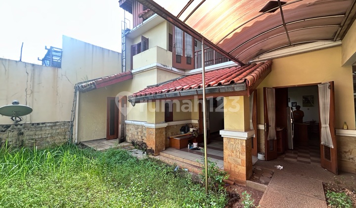 For Sale Secondary House Lot 300m2 in Raffles Hills Cibubur, SHM, Minimal Renovation Needed, Strategic Location 2