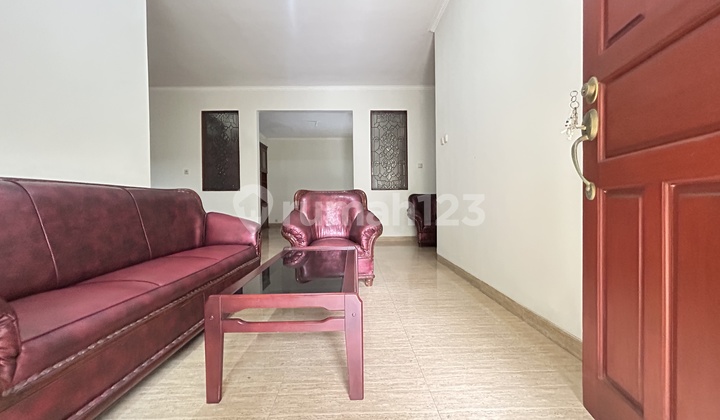 For Rent: House with 250m² land, 4+1 bedrooms, fully furnished or unfurnished, includes a fish pond and backyard, ready to occupy, newly renovated, strategic location, in Raffles Hills Cibubur, rental house in Cibubur. For Rent: House with 250m² land, 4+1 bedrooms, fully furnished or unfurnished, includes a fish pond and backyard, ready to occupy, newly renovated, strategic location, in Raffles Hills Cibubur, rental house in Cibubur.