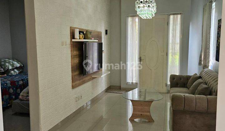 ruang keluarga dijual cepat rumah di wartawangsa
