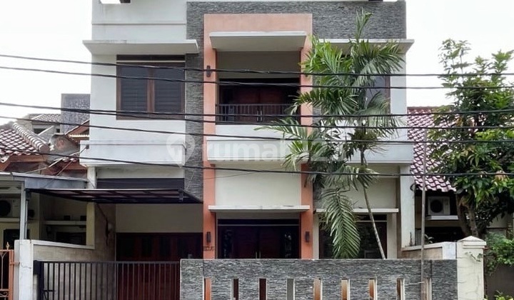 Dijual Rumah Lt.128/Lb.220 3+1Kt, Siap Huni , di Raffles Hills Cibubur, Bebas Banjir, Dekat LRT, Dekat Tol , Nego Smpai Jadi ! Rumah Bagus SHM di Trans Studio Mall Cibubur, Jl. Alternatif Cibubur No.230a, Harjamukti, Cimanggis, Kota Depok, Jawa Barat, Ind