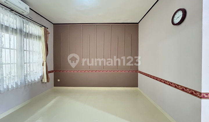 Disewa Rumah 1 Lantai Lt.200 , Raffles Hills, Baru Renovasi , Siap Huni, Bagus , Bersih Dan Rapi. Bebas Banjir, Lokasi Strategis Di Raffles Hills Cibubur. Lingkungan Nyaman & Asri. ✅ Rumah Bagus di Trans Studio Mall Cibubur, Jl. Alternatif Cibubur No.230A 2