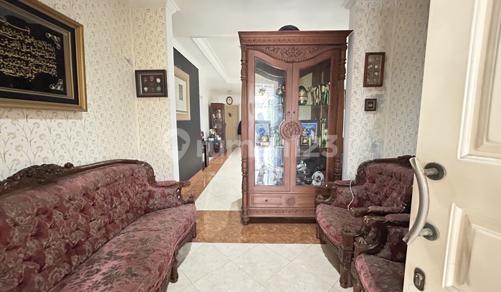 Dijual Rumah Siap Huni Lt.160 3+1Kt Dijual Semi Furnished. Bersih Rapi, Terawat, Bebas Banjir , Lokasi Strategis di Raffles Hills Cibubur. SHM . Nego! Rumah Bagus SHM di Trans Studio Mall Cibubur, Jl. Alternatif Cibubur No.230a, Harjamukti, Cimanggis, Kot 2