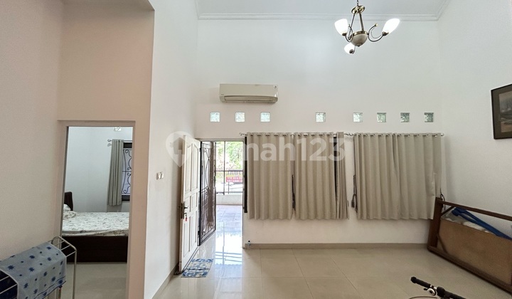 Dijual Rumah 2Lantai Lt.120 , 3Kt, Posisi Hook, Siap Huni, Bebas Banjir, SHM, Sudah Renovasi, Lokasi Strategis di Raffles Hills Cibubur, Dekat LRT, Dekat Pintu Tol, Dekat Pusat Perbelanjaan, Negotiable! Rumah Bagus SHM