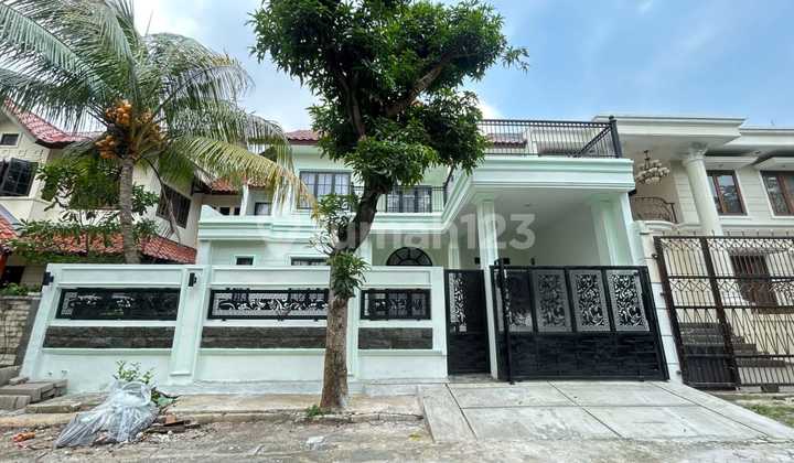 Disewa Rumah Lt.300/160 With Swimming Pool Di Raffles Hills Cibubur , Bagus , Bersih , Siap Huni , 3kt, Baru Renovasi, Lokasi Strategis, Semi Furnished, Hot :fire: Raffles Hills, Jakarta Timur 2