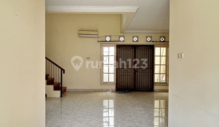 For Rent 3BR House in Raffles Hills Cibubur, Move-In Ready, 2 Carports, Flood-Free, Strategic Location, Scenic Environment, Newly Renovated Nice House in Cibubur For Rent 3BR House in Raffles Hills Cibubur, Move-In Ready, 2 Carports, Flood-Free, Strategic Location, Scenic Environment, Newly Renovated Nice House in Cibubur