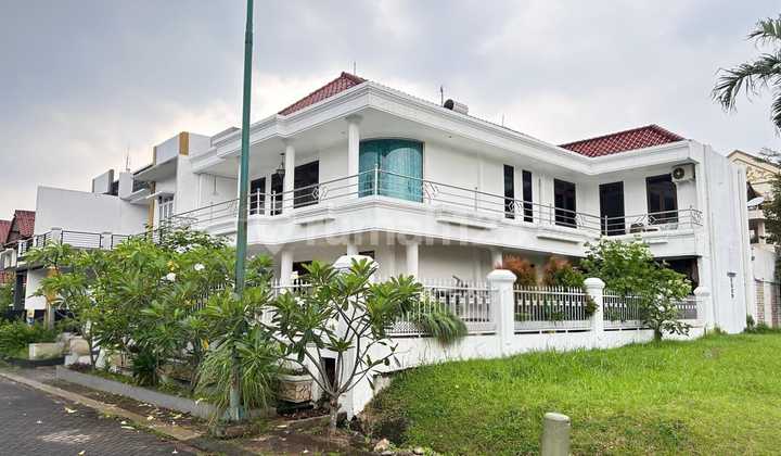 Dijual Rumah Mewah Lt.260/414 Hook + Vasum , Furnished/ Semi. Shm , Sudah Renovasi, Siap Huni , Bebas Banjir , Lokasi Strategis, Di Raffles Hills Cibubur. Dijual Rumah Mewah Lt.260/414 Hook + Vasum , Furnished/ Semi. Shm , Sudah Renovasi, Siap Huni , Bebas Banjir , Lokasi Strategis, Di Raffles Hills Cibubur.