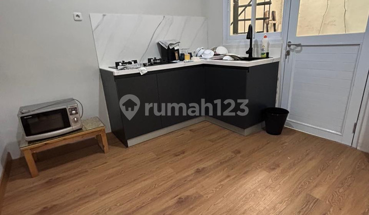 For Rent: Minimalist 3+1 Bedroom House in Raffles Hills Cibubur, Move-in Ready, Newly Renovated. Strategic Location Near LRT Harjamukti, Close to Toll Access, Schools, and Shopping Centers. Flood-Free, Great House at Trans Studio Mall Cibubur, Jl. Alternatif Cibubur No.2 2