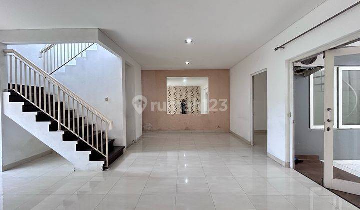 Disewakan Rumah 3kt, Siap Huni, Bebas Banjir, Sudah Renovasi, 3ac , Kitchenset, Cluster Baru, Lokasi Strategis, Di Raffles Hills Cibubur, Negotiable!  2
