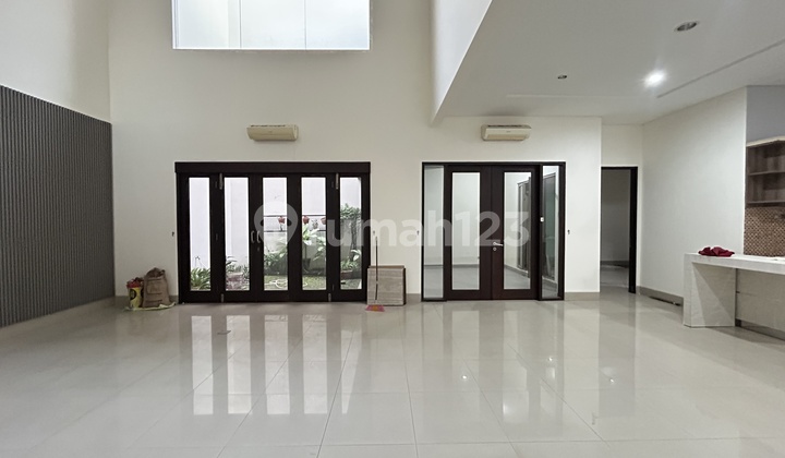 For Sale Luxury House In Raffles Hills Cibubur, Central Cluster, Strategic Location, Ready to Occupy Good House SHM 2