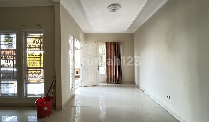 Dijual Rumah Mewah Lt.128, 3Kt, Bagus, di Kota Wisata, Cluster Pesona Orlando, Siap Huni, Bagus, SHM, Lokasi Strategis, Dekat Pintu Tol, Dekat Pusat Perbelanjaan, SHM, Atap Baja Ringan, Kusen Aluminum, Lantai Granit, Harga Negotiable! Sampai Jadi! Rumah B