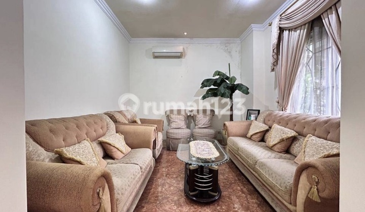 Disewa Rumah Mewah 4kt, Fully Furnished, Lt.240, Bagus, Rapi, Siap Huni, Bebas Banjir, Cepat Rumah Mewah Siap Huni 4kt , Lt.240, Sudah Renovasi, Cluster Tengah Lokasi Strategis Di Raffles Hills Cibubur Rumah Bagus SHM 2