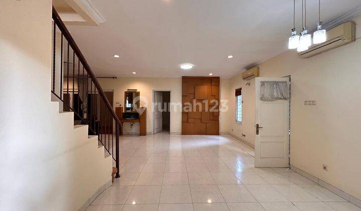 Disewa Modern House 4KT Semi Furnished Hook Bersih Rapi Siap Huni