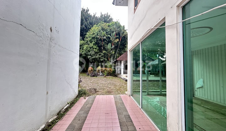 For Sale: Plot / Land with Building, 2000m² Land Area in Raffles Hills Cibubur, Quick Sale, Bargain Price, Negotiable Until Deal, Strategic Location Near Toll Gate & Shopping Centers, Close to Schools, Flood-Free :fire: House with SHM Certificate. 2