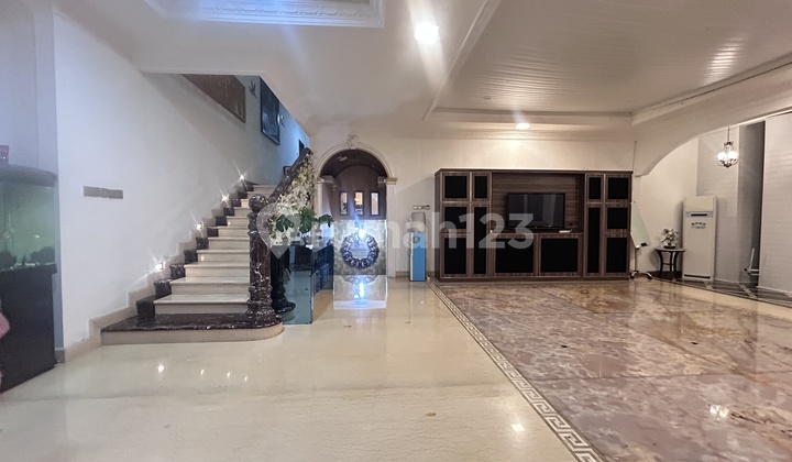 For Rent Luxury 4-Bedroom House Fully Furnished on Boulevard Street, Kota Wisata, Cibubur, Move-In Ready, Strategic Location, On Main Boulevard Road, Flood-Free. Close to Toll Access, Near Shophouses, 1-Year Lease. For Rent Luxury 4-Bedroom House Fully Furnished on Boulevard Street, Kota Wisata, Cibubur, Move-In Ready, Strategic Location, On Main Boulevard Road, Flood-Free. Close to Toll Access, Near Shophouses, 1-Year Lease.