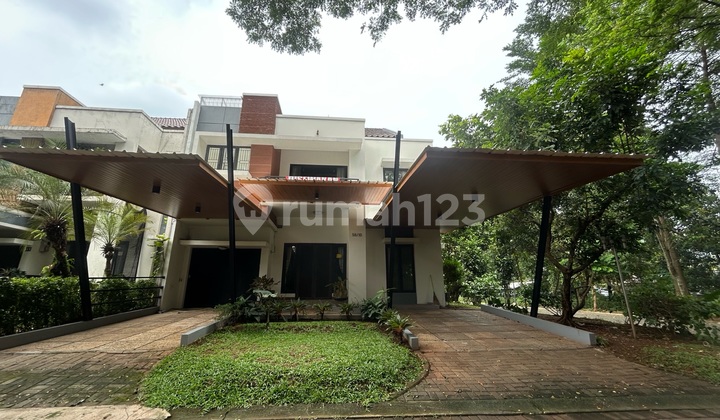 For Rent Luxury Hook House, Unfurnished/Semi-Furnished 4+1 bedrooms, Ready to Occupy, Clean and Tidy, Newly Renovated, Comfortable and Serene Environment, Strategic Location at Raffles Hills Cibubur, Nice House near Trans Studio Mall Cibubur, Jl. Alternatif Cibubur No.230A, H