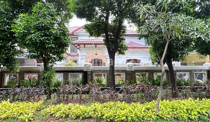 Dijual Rumah Mewah / Rumah Induk Di Jl. Raya Lapangan Tembak Arundina Cibubur Lt.900/1200, Bangunan Masih Sangat Kokoh, Sudah Renovasi, Lokasi Strategis, Dekat Pintu Tol, Dekat Sekolah, Dekat Pusat Perbelanjaan. Shm On Hand!!! Cibubur, Jakarta Timur. Ruma Dijual Rumah Mewah / Rumah Induk Di Jl. Raya Lapangan Tembak Arundina Cibubur Lt.900/1200, Bangunan Masih Sangat Kokoh, Sudah Renovasi, Lokasi Strategis, Dekat Pintu Tol, Dekat Sekolah, Dekat Pusat Perbelanjaan. Shm On Hand!!! Cibubur, Jakarta Timur. Ruma