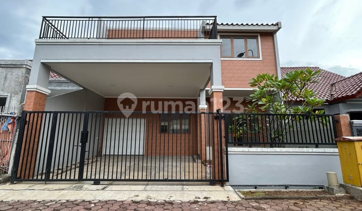 Dijual Rumah Bangunan Baru Siap Huni, Lt.200/300 Di Raffles Hills Cibubur. Bangunan Baru Siap Huni Pakai Arsitek, Hadap Utara, Shm , Lokasi Strategis. Rumah Shm Bagus Di Raffles Hills Cibubur