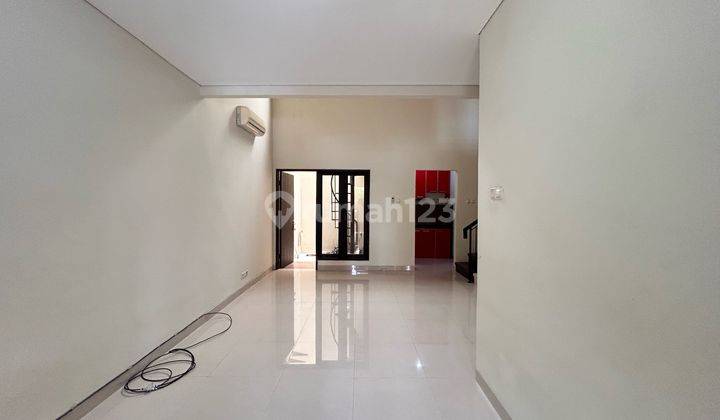 Disewa Rumah 2 Lantai 2/3kt Unfurnished, Bersih, Rapi, Dan Siap Huni Dalam Cluster Exclusive Di Raffles Hills Cibubur 2