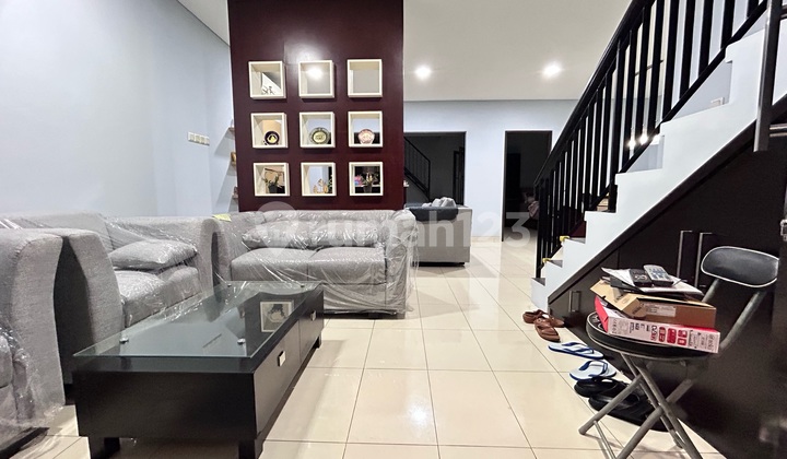 Disewakan Murah Rumah 3kt Fully Furnished , Di Raffles Hills Cibubur, New Cluster, Lokasi Strategis. 