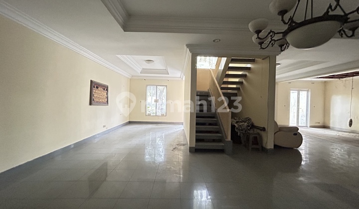 Dijual Rumah Mewah, Lt.422, 4+1kt.. Lokasi Strategis Di Raffles Hills Cibubur, Luas, Bebas Banjir, Shm, Butuh Minim Renovasi, Nego Sampai Jadi! Rumah Butuh Minim Renovasi SHM 2