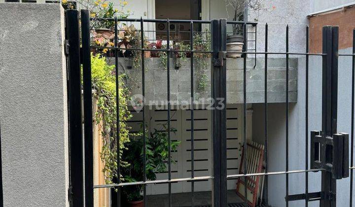 Dijual Rumah Di Kebayoran Lama Jakarta Selatan Unfurnished SHM - Sertifikat Hak Milik 2