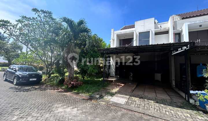 Dijual Cepat Rumah Asri di Raffles Hills Cibubur, Hook, Butuh Minim Renovasi, Bebas Banjir, Lokasi Strategis. Rumah Butuh Minim Renovasi SHM