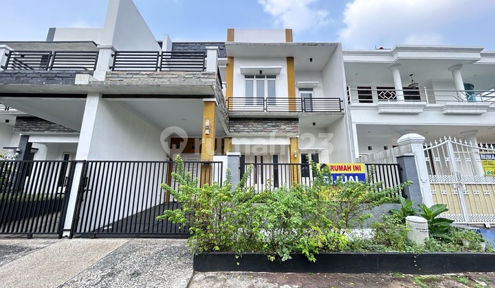 Dijual Rumah Bangunan Baru Lt.160, 4Kt, Siap Huni, Bebas Banjir, Rumah Baru, Lokasi Strategis di Raffles Hills Cibubur, Negotiable! Rumah SHM di Trans Studio Mall Cibubur, Jl. Alternatif Cibubur No.230a, Harjamukti, Cimanggis, Kota Depok, Jawa Barat, Indo Dijual Rumah Bangunan Baru Lt.160, 4Kt, Siap Huni, Bebas Banjir, Rumah Baru, Lokasi Strategis di Raffles Hills Cibubur, Negotiable! Rumah SHM di Trans Studio Mall Cibubur, Jl. Alternatif Cibubur No.230a, Harjamukti, Cimanggis, Kota Depok, Jawa Barat, Indo
