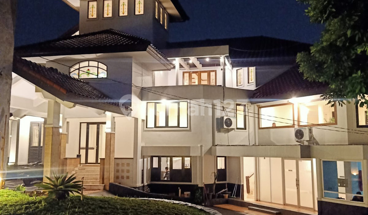 Dijual Rumah Mewah Pinggir Jalan Dibawah NJOP! Lt.1840m2 dan Lb.700 di Jalan Raya Putri Tunggal , Harjamukti, Cibubur , Lokasi Strategis Rumah, SHM, Dijual Rumah Mewah Pinggir Jalan Dibawah NJOP! Lt.1840m2 dan Lb.700 di Jalan Raya Putri Tunggal , Harjamukti, Cibubur , Lokasi Strategis Rumah, SHM,