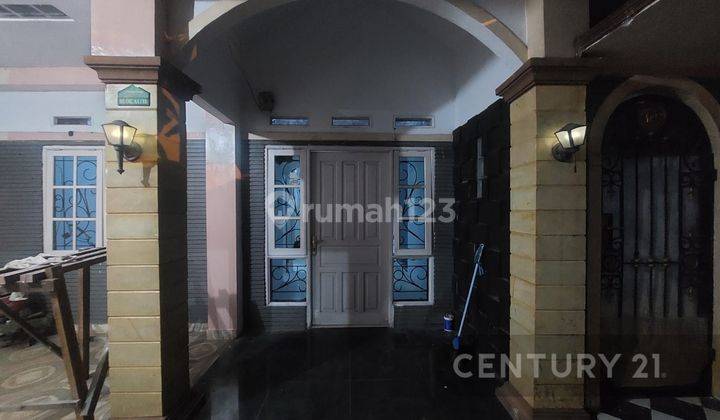 DI  RUMAH CANTIK  SIAP HUNI DI PERUM KALI BARU PERMAI 1