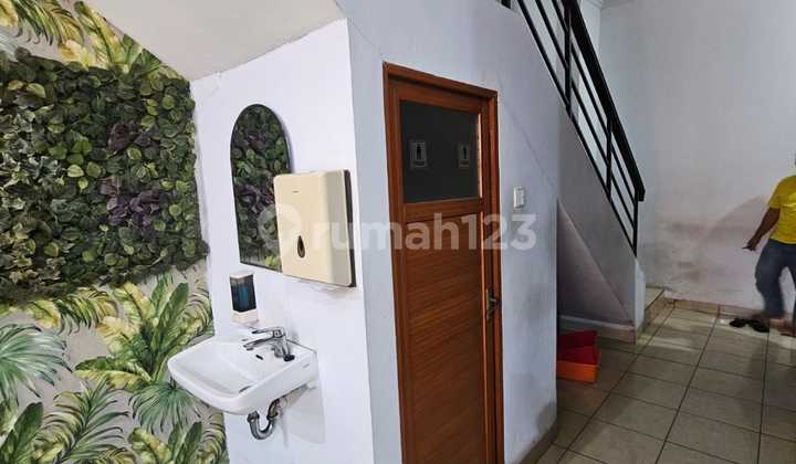 Glaze Good Neat 3-Storey Strategic Shop House in Bustling Gading Serpong Area