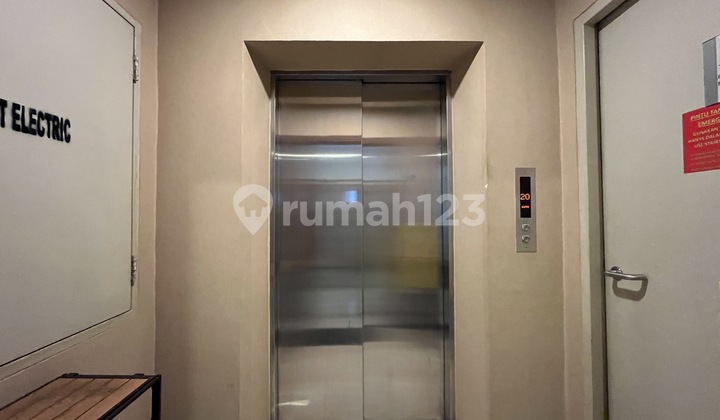 TURUN HARGA Apartemen Eksklusif di Permata Hijau 3BR Private Lift Semi Furnished 2