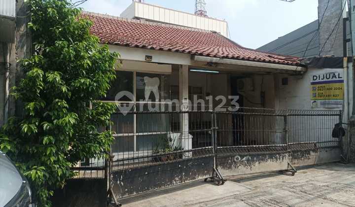 Ruang Usaha di Raya Pasar Minggu Hitung Tanah Ada bangunan usaha 1 lantai