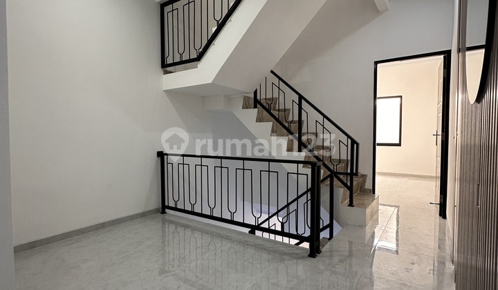Dijual Rumah Baru di Tanjung Duren Jakarta Barat 3,5x19,2 2