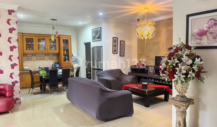 For Sale Hook House in Meruya, West Jakarta 15x13.5 2