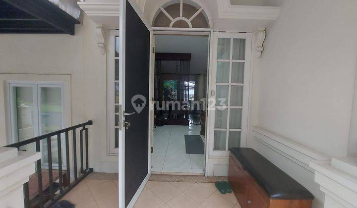 Dijual Rumah 2 Lantai Semi Furnished di Taman Giri Loka. Ivn 1