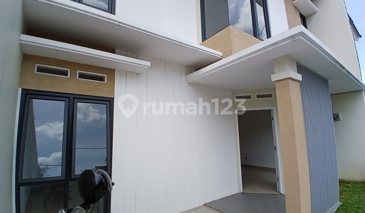 Rumah Baru 2 Lantai di Kompleks Perumahan Dekat Cicaheum Antapani