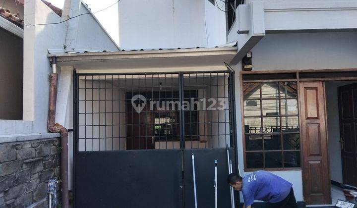 Jual Rumah 1,5 Lantai, Strategis Dekat Taman Regol 2