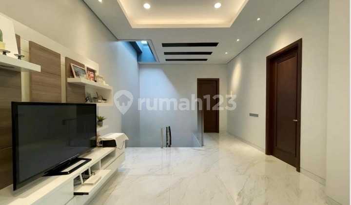 3-Story House on Pulau Putri Permata Buana 2