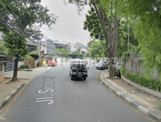 Jarang Ada Rumah Hitung Tanah Di Pusat Jakarta Selatan 2