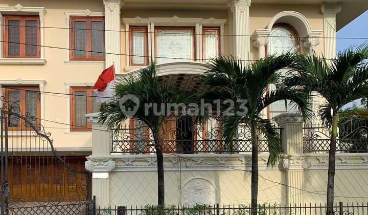 Rumah Mewah Siap Huni di Green Garden Rumah Mewah Siap Huni di Green Garden