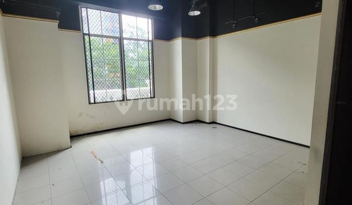 Ruang Usaha Apt Belleza Permata Hijau 
