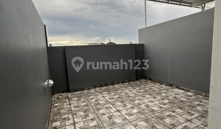 Nice 3-Story House in Tanjung Duren Nice 3-Story House in Tanjung Duren