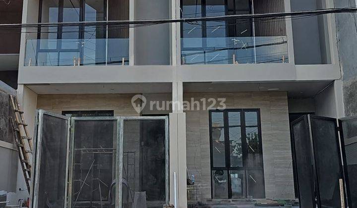 DIJUAL RUMAH BARU SUTOREJO UTARA ROW JALAN 3MBL 1