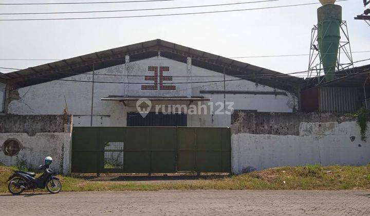 dijual gudang pabrik suri mulia EE15 1100 m² 2