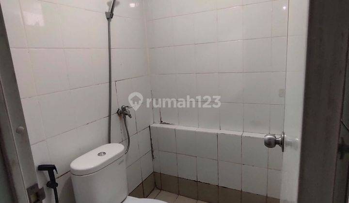 kamar mandi apartment cantik semi furnished di