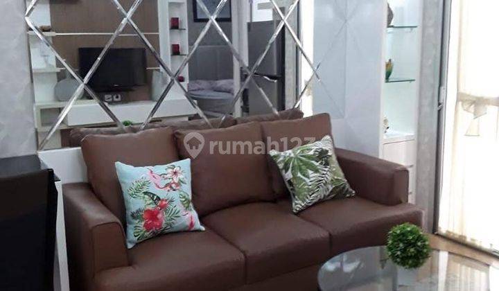ruang tamu apartment lux 3 kamar furnished